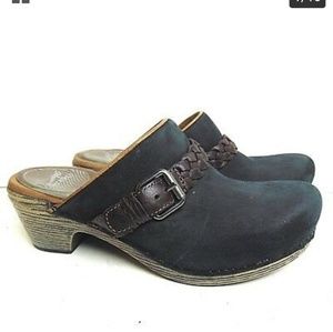 Dansko Melanie Clogs Black Milled Nubuck size 8